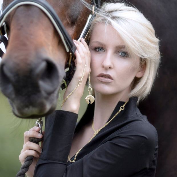 Horse with model wearing 9ct solid gold Farah Neckchain 